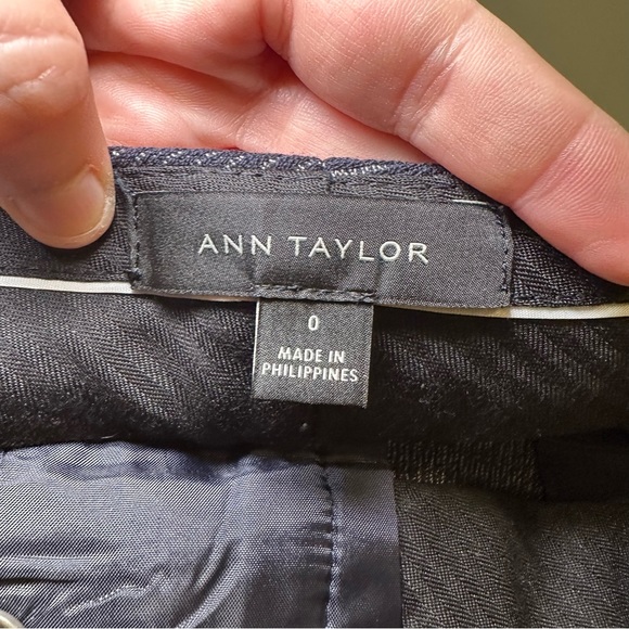 Ann Taylor Navy Woven Wide Leg Trouser Pants size 0 - Picture 2 of 10
